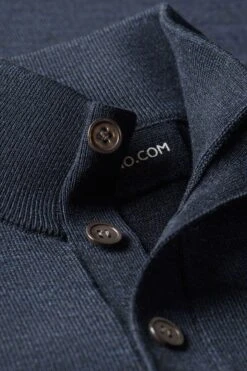 Joe Button 3D Blue Whale 8 Joe Button 3D Blue Whale -Kleding Winkel button 3d blue whale hals web