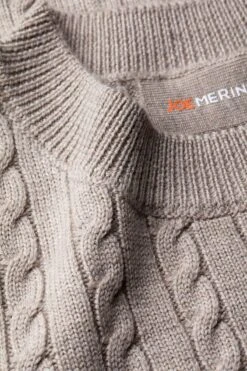 Joe Cable Desert Beige 7 Joe Cable Desert Beige -Kleding Winkel detail cable desertbeige 800x1200 1