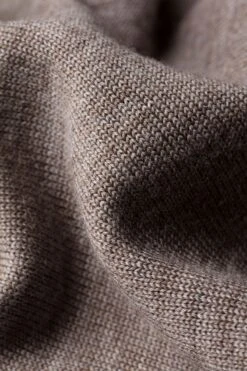 Joe Vest Undyed Natural 9 Joe Vest Undyed Natural -Kleding Winkel detail2 vest undyed natural 800x1200 1