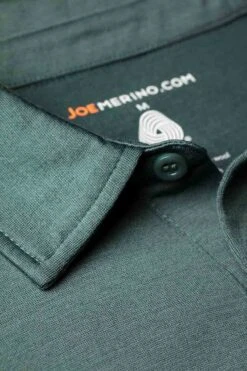 Joe Shirt Polo Short Sleeve Green Sage -Kleding Winkel detail button greensage 800x1200