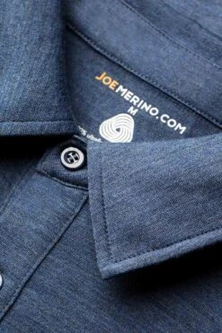 Joe Shirt Polo Short Sleeve Jeans Blue -Kleding Winkel detail button jeansblue 800x1200 2