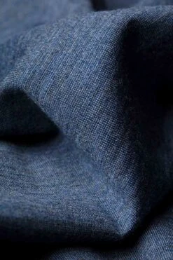 Joe Shirt Round Neck Jeans Blue -Kleding Winkel detail shirt jeansblue 800x1200 2