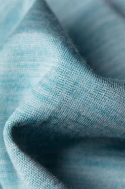 Shirt Henley Long Sleeve Blue Capri -Kleding Winkel henley detail bluecapri 800x1200.2 1