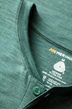 Shirt Henley Short Sleeve Cloud Forest -Kleding Winkel henley detail cloudforest 800x1200 1