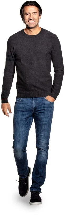 Bee Striped Sleeve Antracite Grey 6 Bee Striped Sleeve Antracite Grey -Kleding Winkel joe bee sleeve antra staand