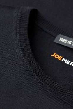 Classic Crew Very Dark Navy 6 Classic Crew Very Dark Navy -Kleding Winkel joe classiccrew verydarknavy neck
