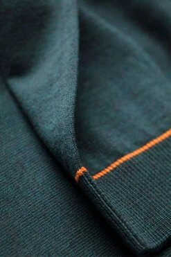 Joe V-neck Extra Long Proud Peacock -Kleding Winkel joe extralong vneck proudpeacock detail02