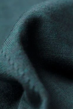 Joe V-neck Extra Long Proud Peacock -Kleding Winkel joe extralong vneck proudpeacock detail03