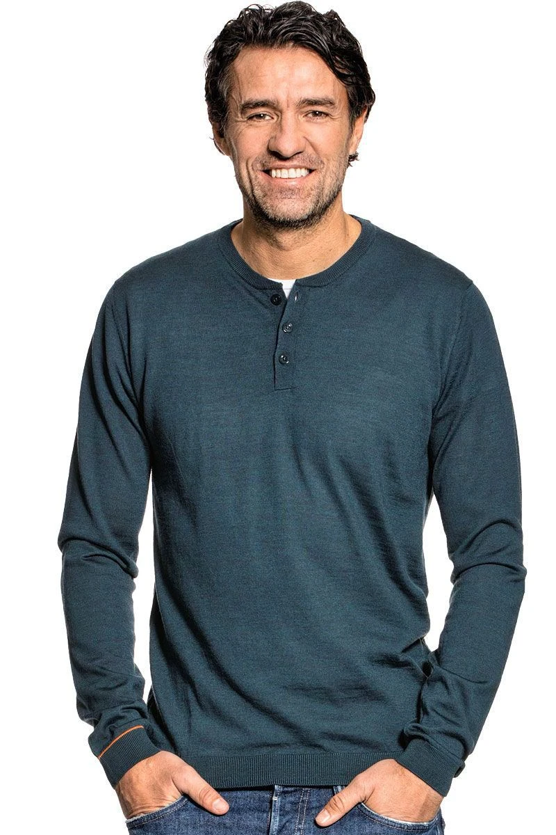 Joe Henley Proud Peacock 1 Joe Henley Proud Peacock