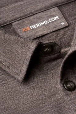 Joe Overshirt Pockets Muddy Clay -Kleding Winkel joe overshirt muddyclay detail kraag web