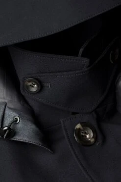 Joe Raincoat Very Dark Navy -Kleding Winkel joe raincoat verydarknavy detail hoodie