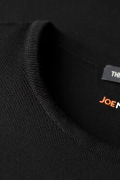 Joe Riva Crew Short Sleeve Deep Black -Kleding Winkel joe riva round deepblack detail