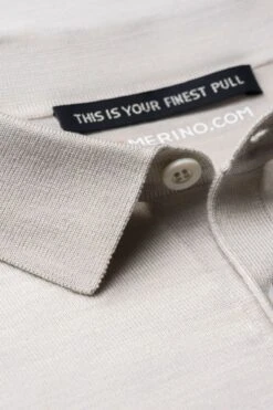 Riva Buttons Short Sleeve Clean Cement -Kleding Winkel joe rivabuttonsshortsleeve cleancement kraag2