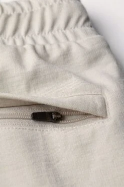 Joe Sweatpants Sand Dune 10 Joe Sweatpants Sand Dune -Kleding Winkel joe sweatshort sand dune detail backpocket