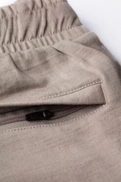 Joe Sweatshorts Tortuga Kaki -Kleding Winkel joe sweatshort tortouga kaki detail backpocket 1