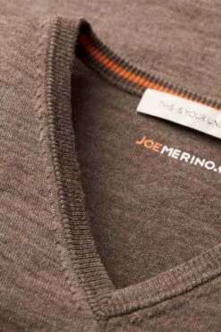 Joe V-neck Extra Long Undyed Cortado -Kleding Winkel joe undyed cortado vneck detail