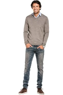 Joe V-Neck Soil Brown -Kleding Winkel joe v neck soil brown 1 7