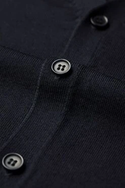 Joe Vest Very Dark Navy 6 Joe Vest Very Dark Navy -Kleding Winkel joe vest verydarknavy knoop