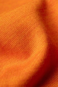 Joe V-neck Extra Long Dutch Orange -Kleding Winkel joe vneck dutchorange detail stof 1