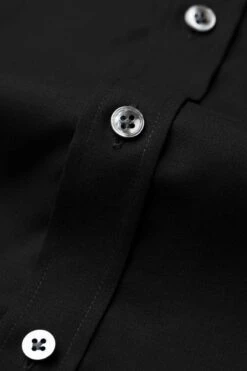 Joe Woven Shirt Extra Long Deep Black -Kleding Winkel joe wovenshirt deepblack detail02 1 1