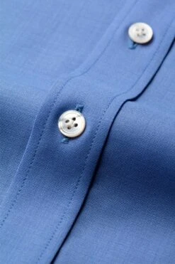 Joe Woven Shirt Valencia Blue -Kleding Winkel joe wovenshirt valenciablue detail knoop