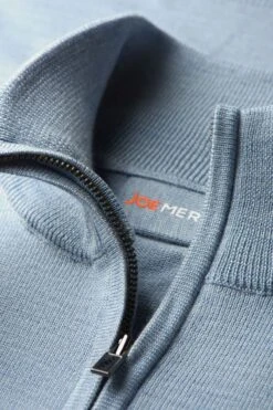 Joe Zip Hazy Blue -Kleding Winkel joe zip hazy blue hals web