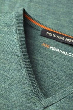 Joe V-neck Cloud Forest -Kleding Winkel v neck cloudforest detail02