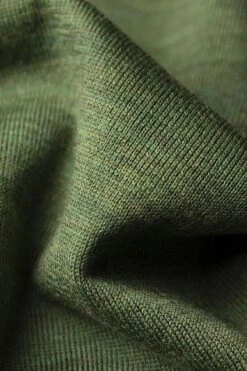 Joe V-neck Extra Long Forest Green -Kleding Winkel v neck forestgreen detail03 1