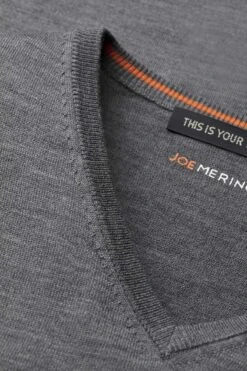 Joe V-neck Extra Long Harvard Grey 8 Joe V-neck Extra Long Harvard Grey -Kleding Winkel v neck harvardgrey detail03 1