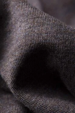 Joe V-Neck Interesting 9 Joe V-Neck Interesting -Kleding Winkel v neck interesting detail03