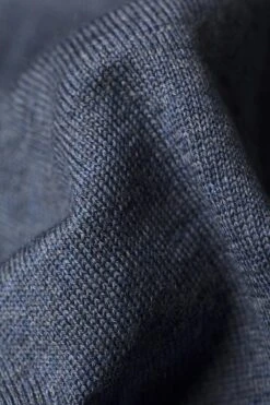 Joe V-neck Extra Long Jeans Blue -Kleding Winkel v neck jeansblue detail03 1