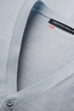 Joe Vest Blue Pastel -Kleding Winkel vest blue pastel hals web 1