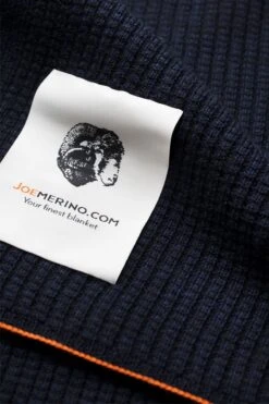 Joe Yak Blanket True Navy -Kleding Winkel yak blanket navy macro