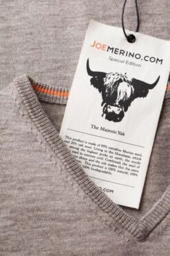 Joe Yak V-Neck Natural -Kleding Winkel yak natural vneck macro